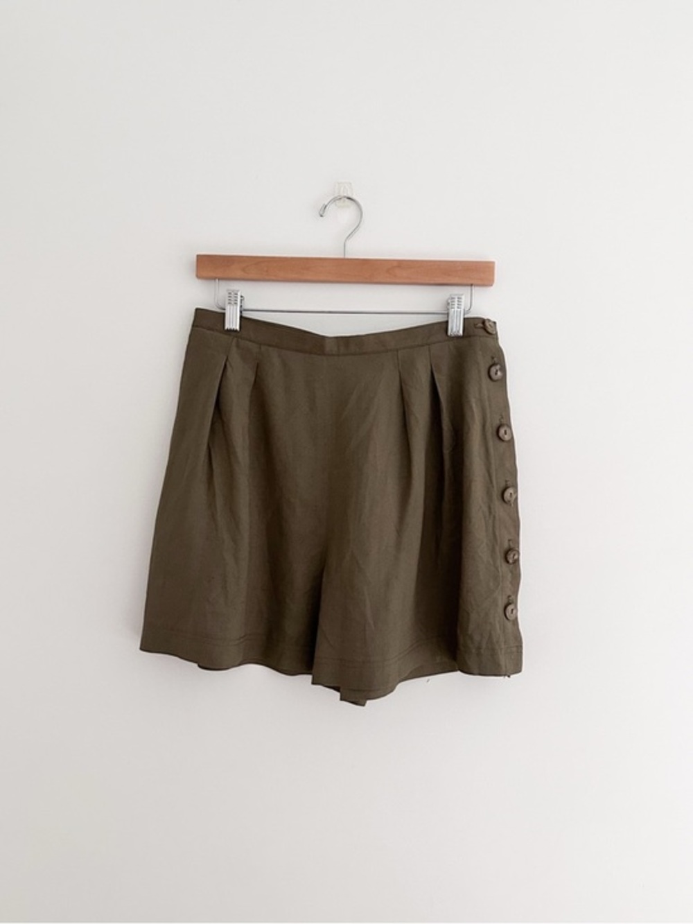 Vintage Olive Green Tailored Shorts High Waist Pleated Minimalist Linen Look 12P